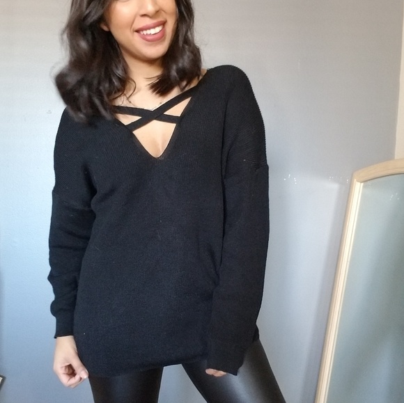 BLACK KNOT FRONT CRISS CROSS BACK SWEATER - Picture 2 of 6